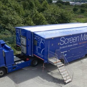 Mobile cinema Screen Machine back on the road after refit – BBC News